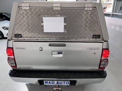 2015 Toyota Hilux 3.0D-4D Raider 4x4 Manual Double-Cab