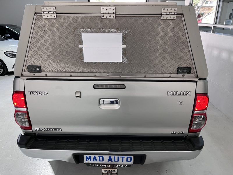 2015 Toyota Hilux 3.0D-4D Raider 4x4 Manual Double-Cab