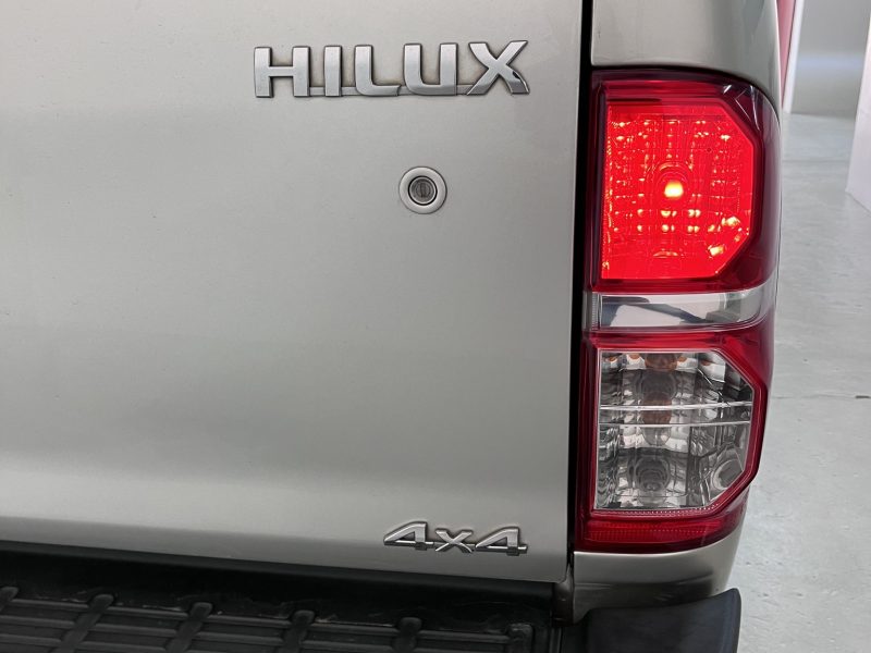 2015 Toyota Hilux 3.0D-4D Raider 4x4 Manual Double-Cab