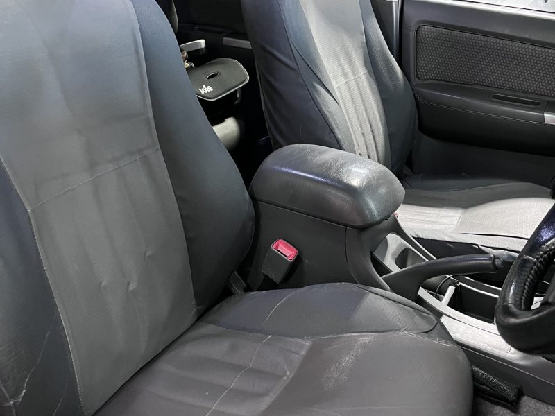 2015 Toyota Hilux 3.0D-4D Raider 4x4 Manual Double-Cab