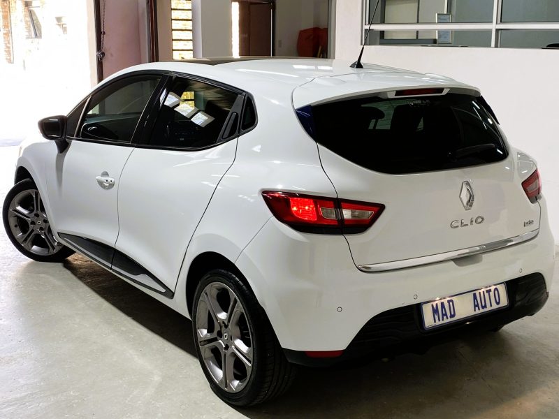 2015 Renault Clio IV 900 T Dynamique 5dr (66kW)