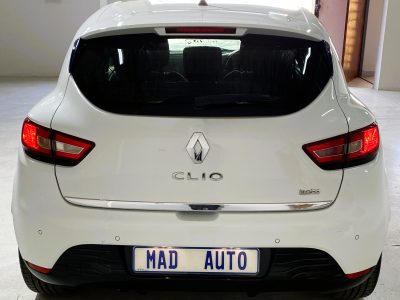 2015 Renault Clio IV 900 T Dynamique 5dr (66kW)