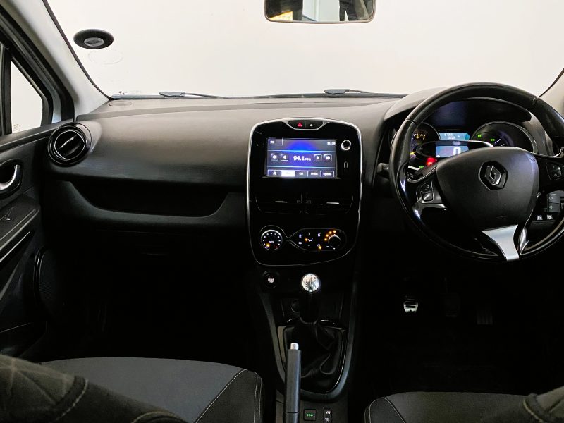 2015 Renault Clio IV 900 T Dynamique 5dr (66kW)